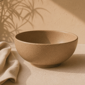 Home Grand Bol Cendre de 75 cl en céramique argile brun clair.
